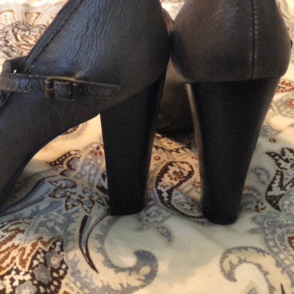 Simply Vera Taupe Peep Toe chunky heels - Picture 5 of 7